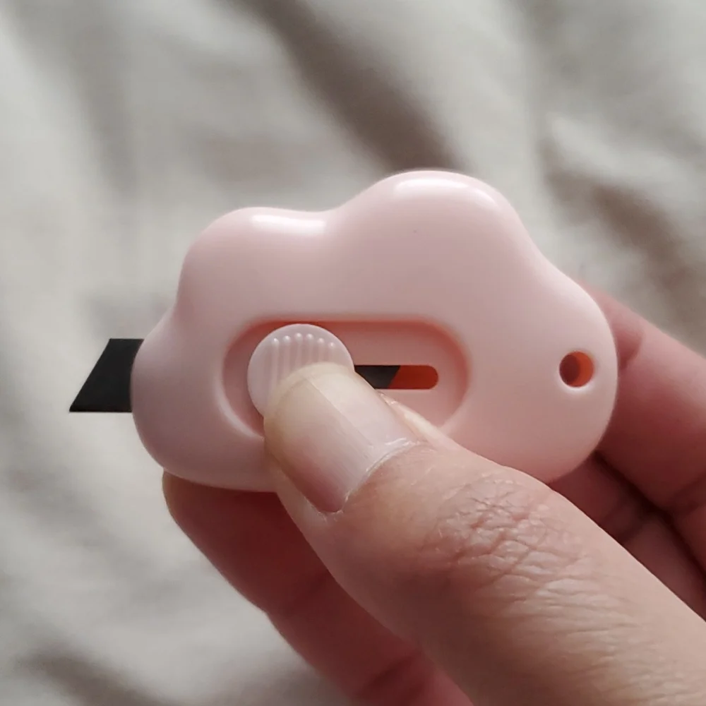 Pink Boxcutter Keychain - Picture 3 of 3